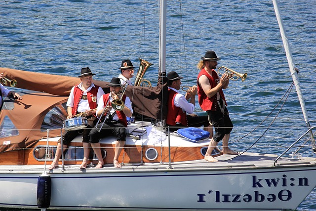 網友戲言背 網友戲言背